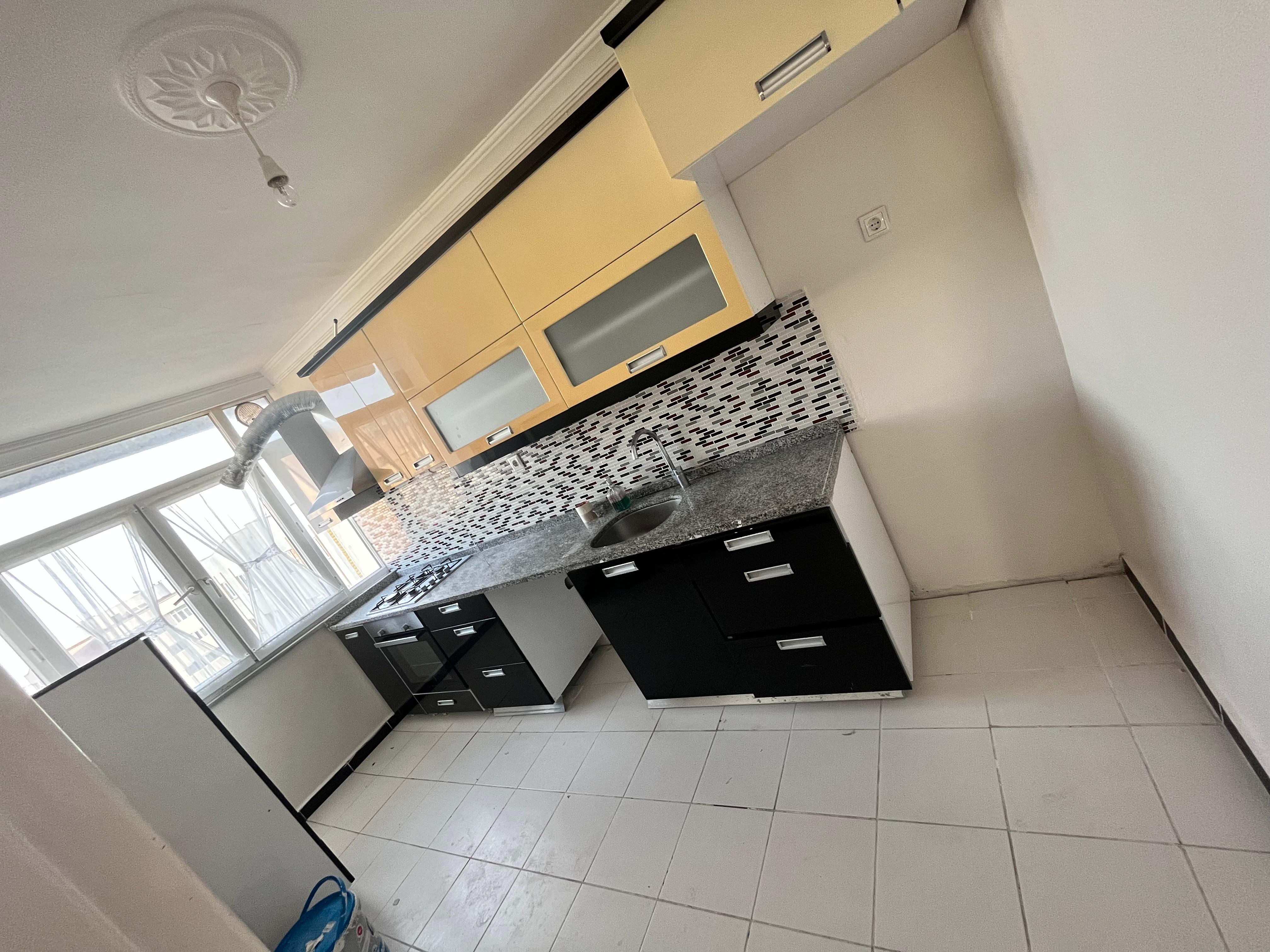 Çerkezköy Tepe Emlak Konutalarında içi yapılı 2+1 kiralık daire